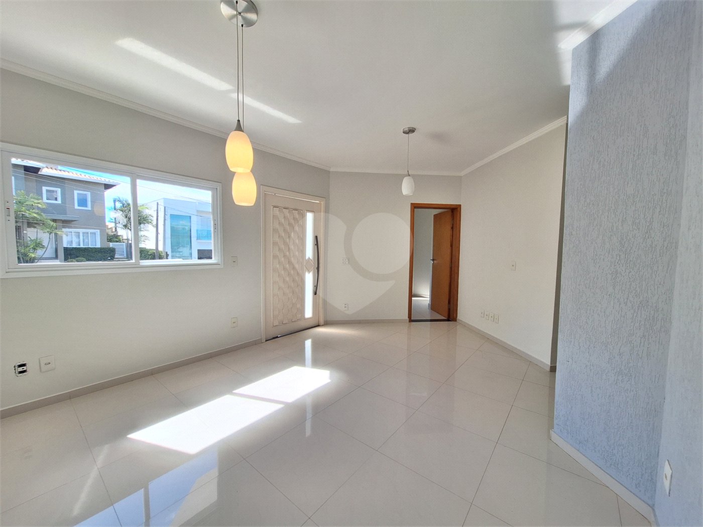 Casa à venda com 4 suítes no condomínio Terras de São Francisco, Vinhedo - SP