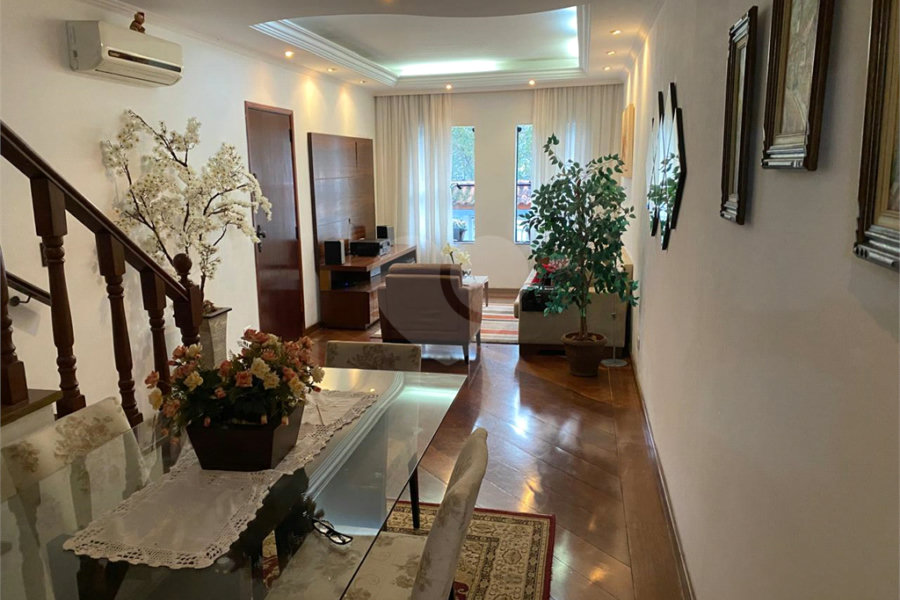 Sobrado à venda com 3 quartos, sendo 1 suíte, em Vila Nova Mazzei, São Paulo, SP