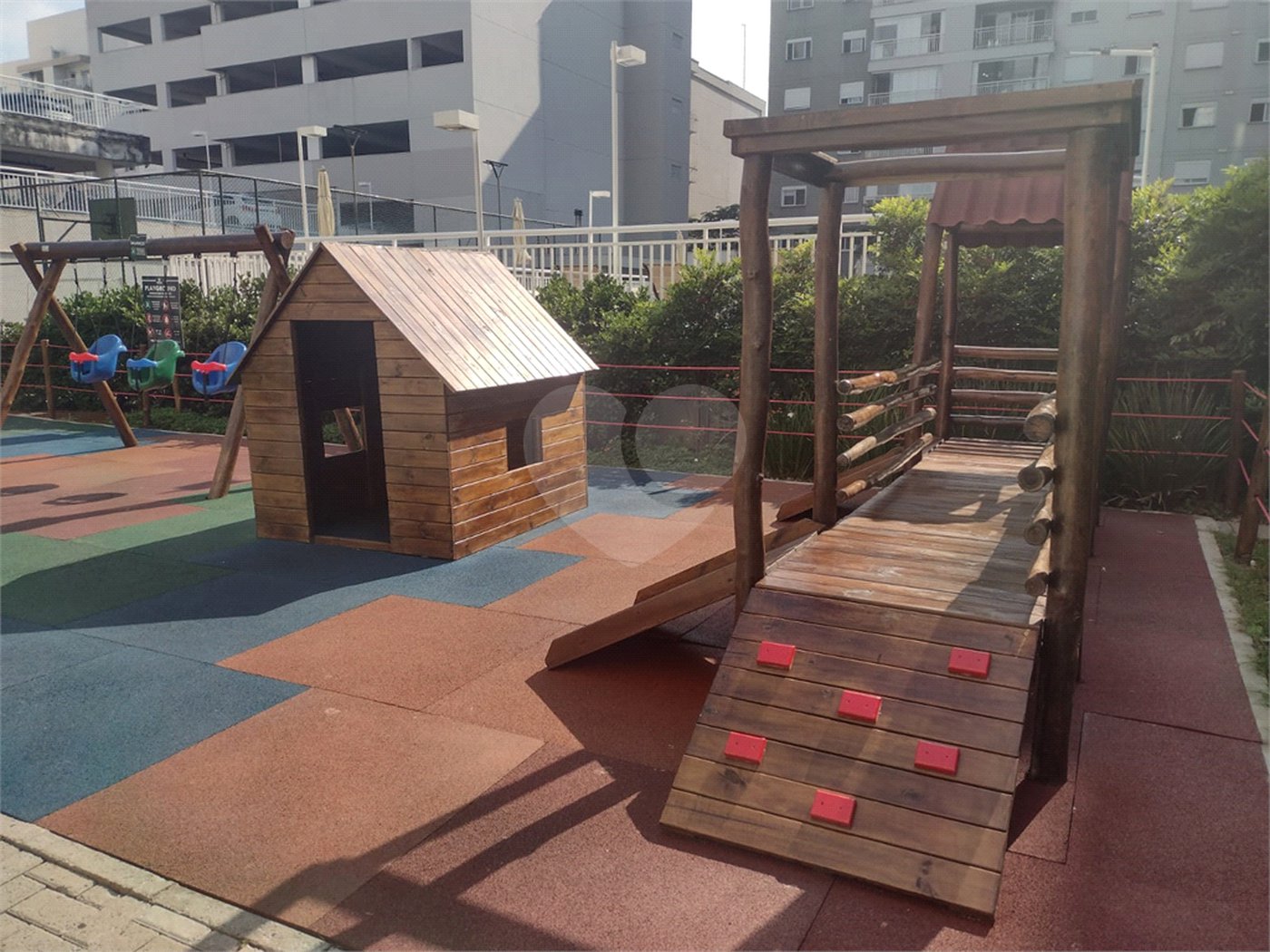 Apartamento à venda com 3 quartos, sendo 1 suíte,  em Campo Grande, São Paulo, SP