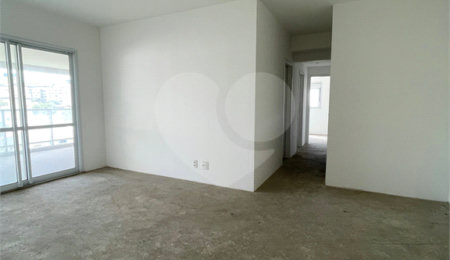 Apartamento à venda com 3 quartos, sendo 1 suíte,  em Aclimação, São Paulo, SP