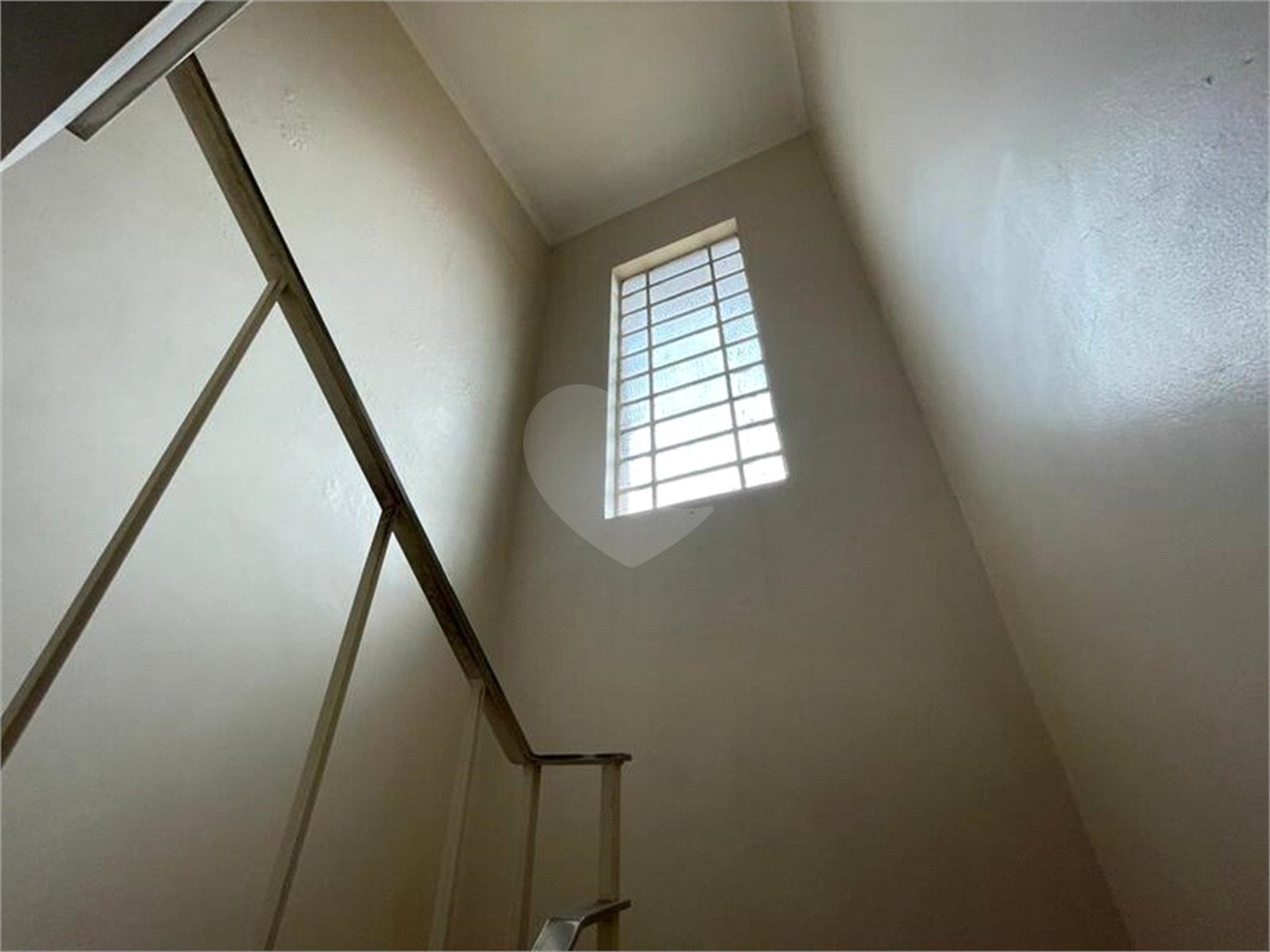 Sobrado à venda com 4 quartos, sendo 1 suíte, em Vila Congonhas, São Paulo, SP