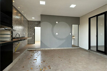 Casa à venda com 3 quartos, sendo 1 suíte, no condomínio Jd. Parque Alvorada, Araraquara - SP
