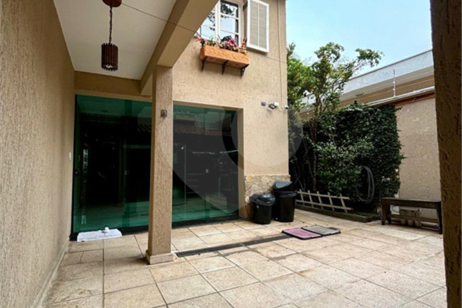 Sobrado à venda com 3 quartos, sendo 1 suíte, em Vila Albertina, São Paulo, SP