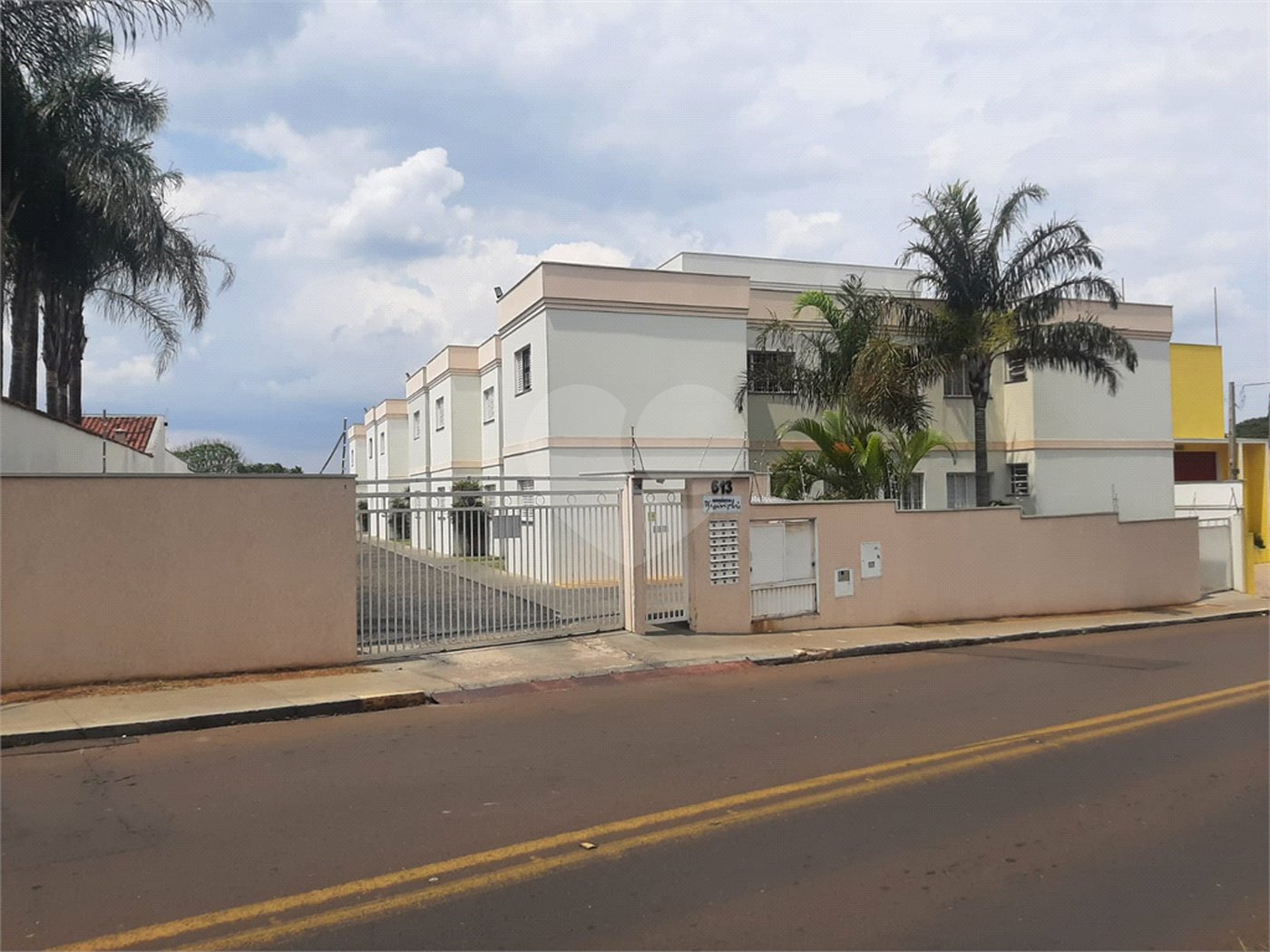 Apartamento para venda ou locação no Residencial Bianchi.