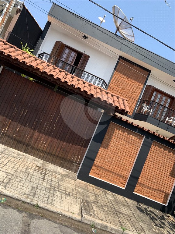 Sobrado à venda com 4 quartos, sendo 3 suítes,  em Jardim Alvinópolis, Atibaia, SP