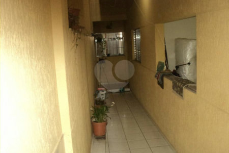 Casa Térrea à venda com 3 suítes em Vila Paulicéia, São Paulo, SP