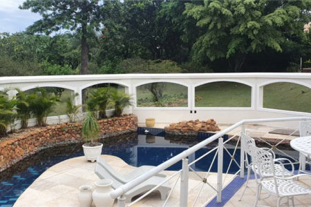 Casa à venda com 5 quartos, sendo 3 suítes,  no condomínio Village Sans Souci, Valinhos - SP