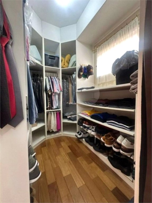 Casa à venda com 3 quartos, sendo 1 suíte, no condomínio Residencial Delle Stelle, Louveira - SP