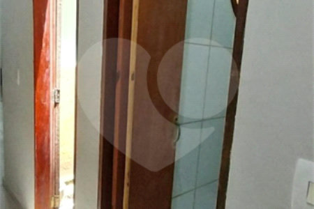 Sobrado à venda com 3 quartos, sendo 1 suíte,  em Jardim Regis, São Paulo, SP
