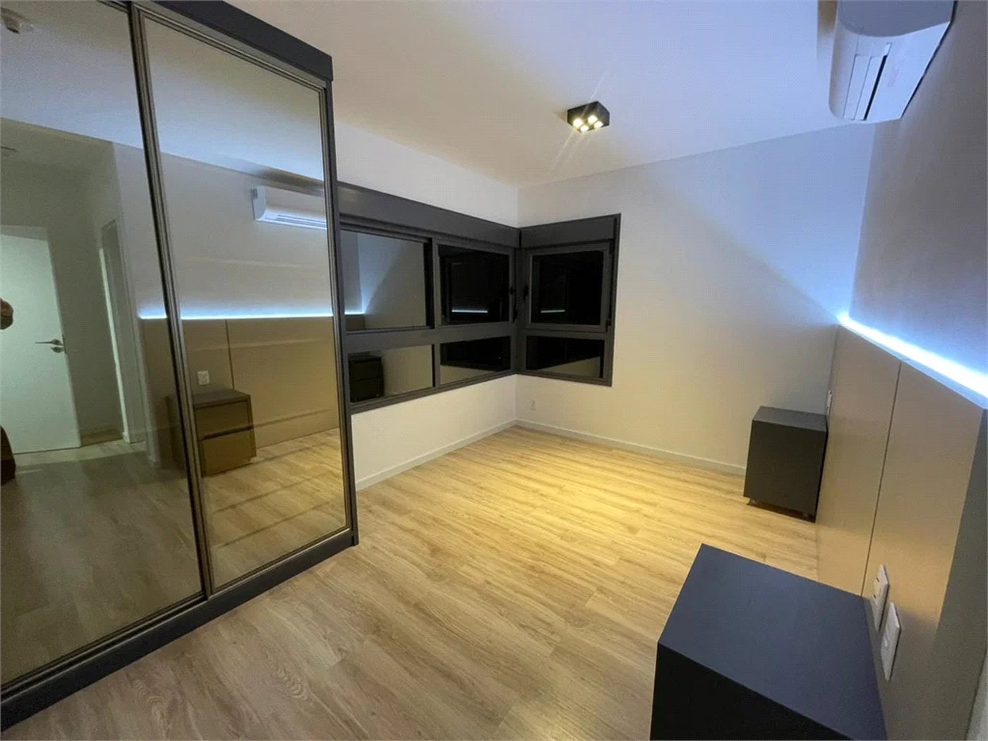 Apartamento para alugar com 2 suítes em Jardim Morumbi, São Paulo, SP