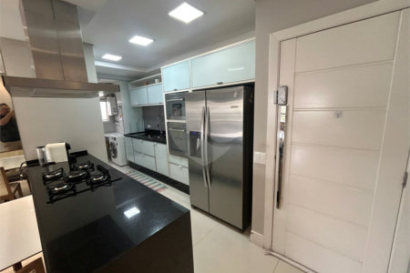 Apartamento à venda com 2 suítes em Parque Reboucas, São Paulo, SP