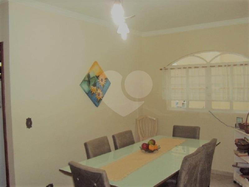 Sobrado à venda com 3 quartos, sendo 1 suíte,  em Jardim Pinheiros, São Paulo, SP