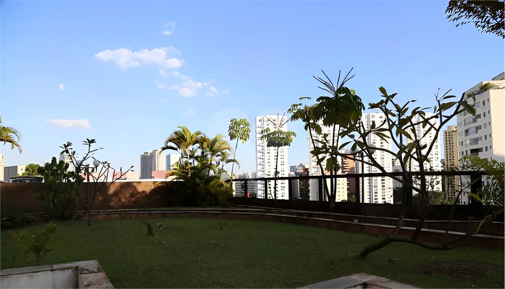 Apartamento à venda com 4 quartos, sendo 3 suítes,  em Real Parque, São Paulo, SP