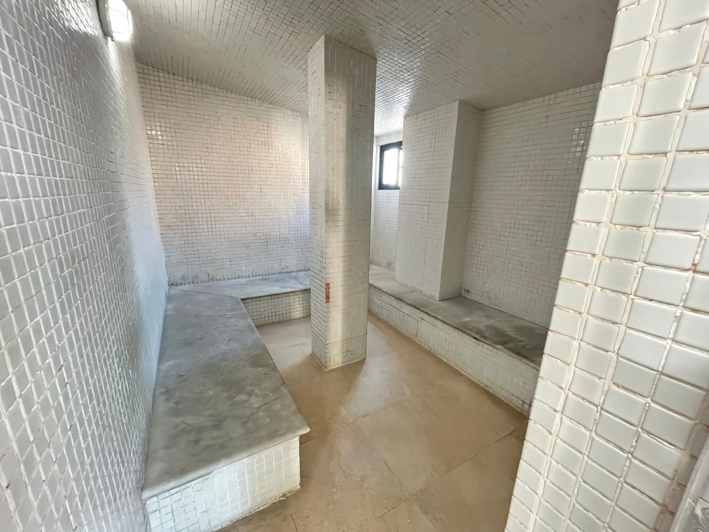 Oportunidade em Pitangueiras! Apartamento de 2 Dormitórios a Poucos Passos da Praia