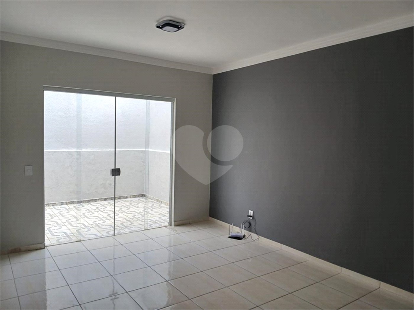 Casa de Vila à venda com 3 quartos, sendo 1 suíte, em Jardim Wanel Ville V, Sorocaba, SP