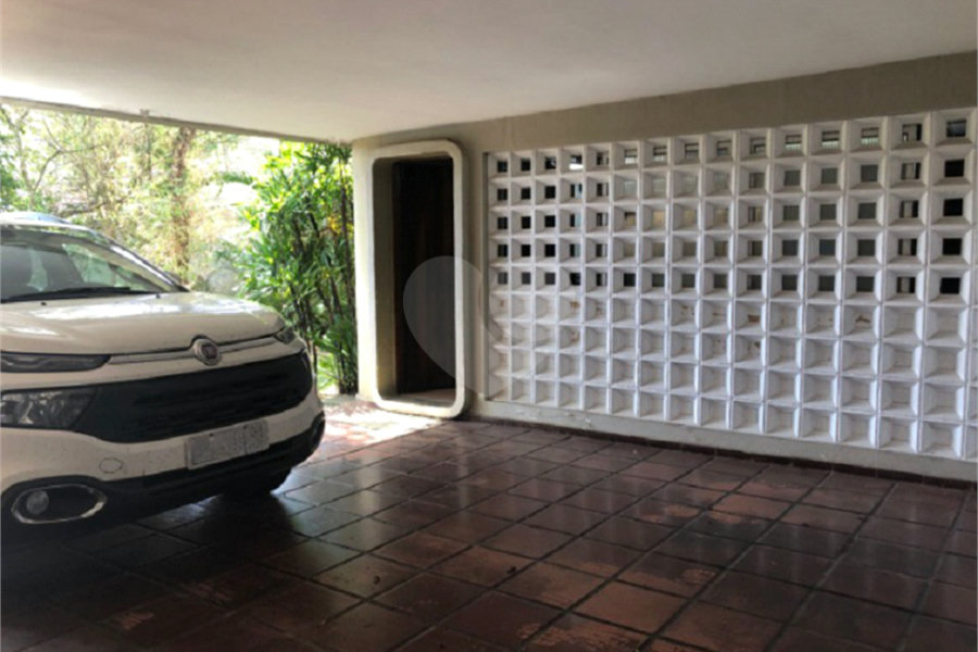 Sobrado à venda com 5 quartos, sendo 1 suíte,  em Jardim São Bento, São Paulo, SP