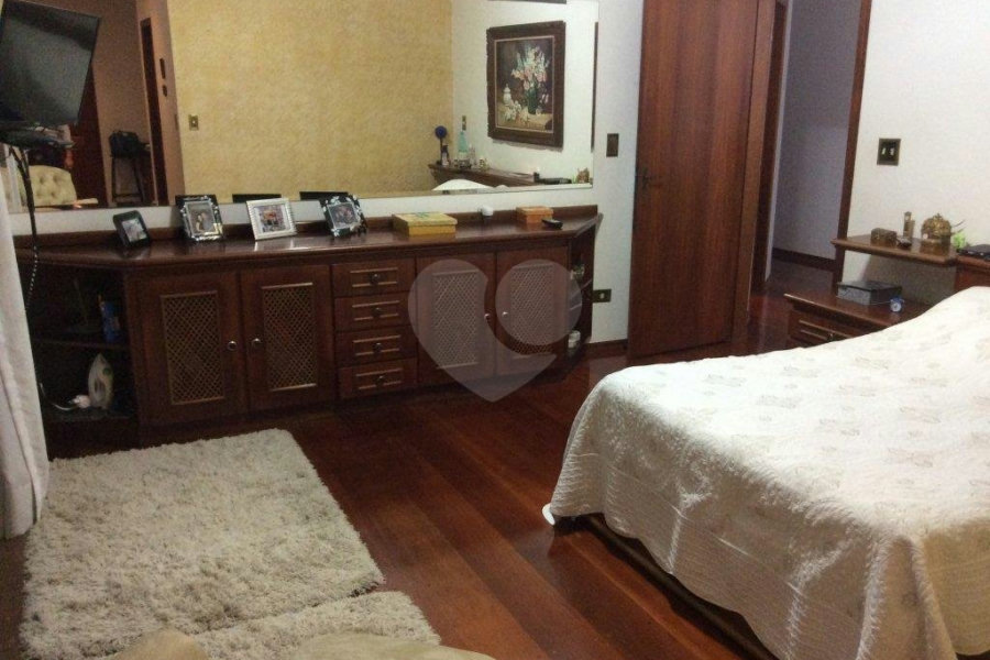 Casa Térrea à venda ou para alugar com 4 suítes em Jardim Floresta, São Paulo, SP
