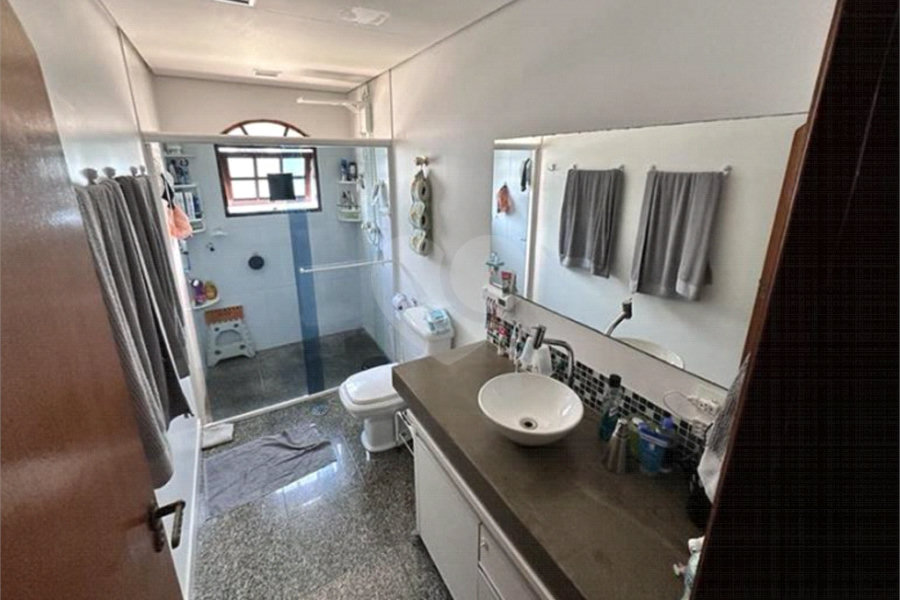 Casa à venda com 3 quartos, sendo 1 suíte, no condomínio Residencial Nabuco de Araújo, São Paulo - SP
