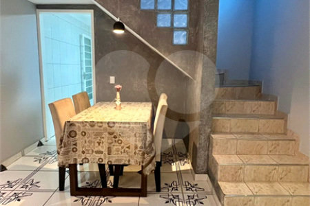 Casa à venda com 2 quartos no condomínio Rubi, Jacareí - SP