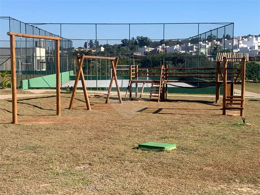 Casa à venda com 3 quartos, sendo 1 suíte, no condomínio Horto Florestal Villagio, Sorocaba - SP