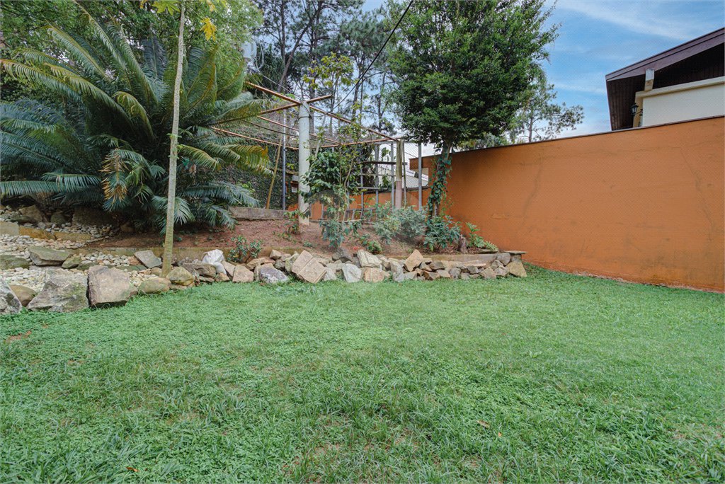 Sobrado à venda com 3 quartos, sendo 1 suíte, em Chácara Monte Alegre, São Paulo, SP
