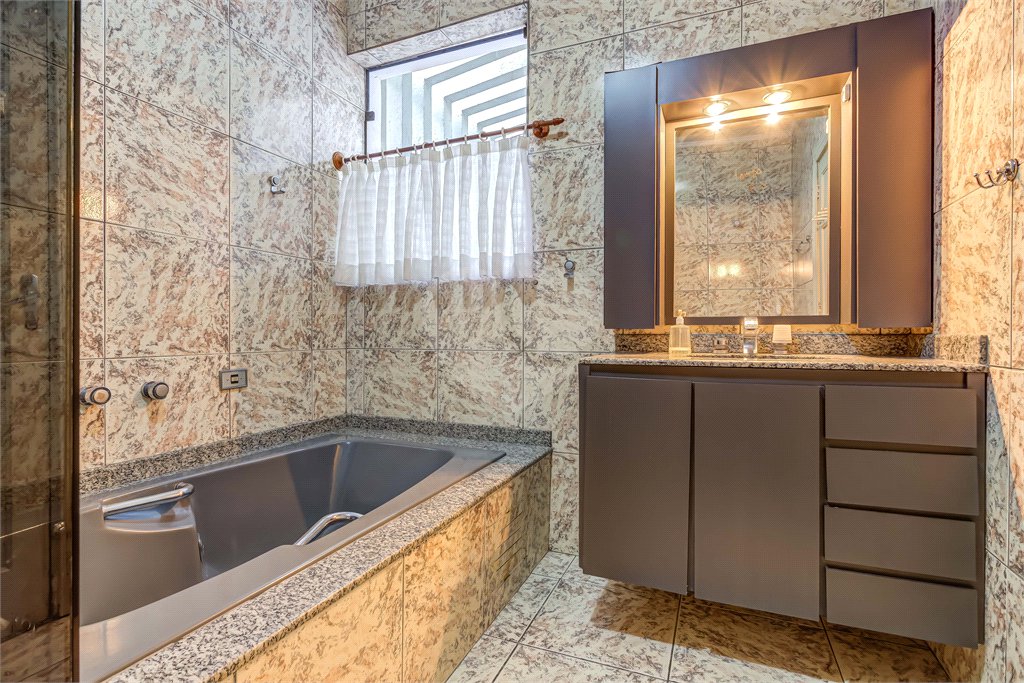 Casa à venda com 3 quartos, sendo 1 suíte, em Vila Clementino, São Paulo, SP
