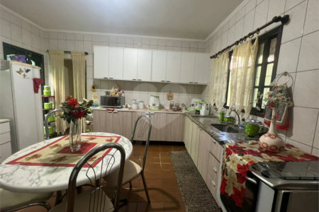 Casa à venda com 3 quartos, sendo 1 suíte,  em Mogi Moderno, Mogi das Cruzes, SP