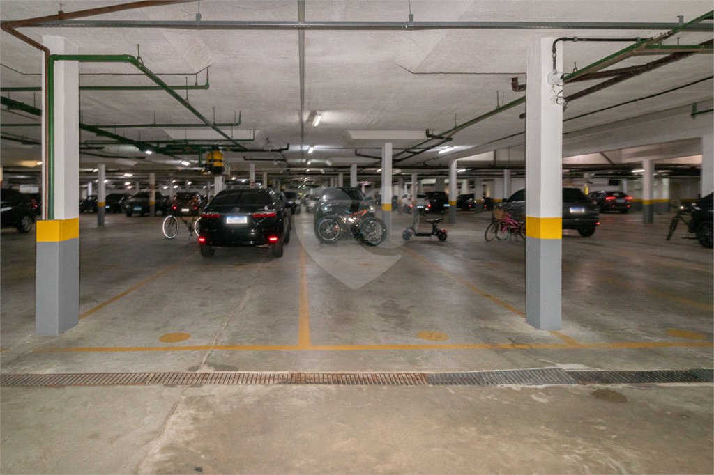 Apartamento à venda com 4 quartos, sendo 2 suítes,  em Alto de Pinheiros, São Paulo, SP