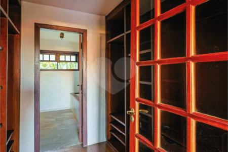 Sobrado à venda com 3 quartos, sendo 1 suíte,  em Jardim Leonor, São Paulo, SP