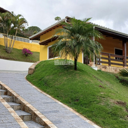 Casa para alugar com 3 quartos, sendo 1 suíte, em Vila Petrópolis, Atibaia, SP