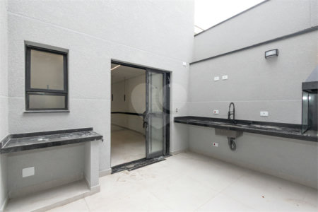 Sobrado à venda com 3 quartos, sendo 1 suíte, em Vila Gumercindo, São Paulo, SP