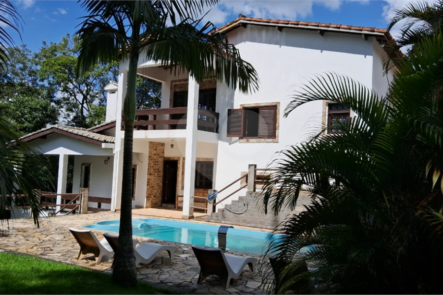 Casa à venda com 3 quartos, sendo 1 suíte,  no condomínio Alpes da Cantareira, Mairiporã - SP
