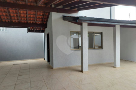 Sobrado à venda com 3 quartos, sendo 1 suíte,  em Jardim Regina, Indaiatuba, SP