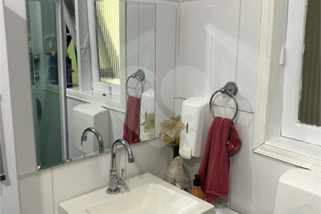 Casa à venda com 3 suítes em Vila Oceania, Poá, SP