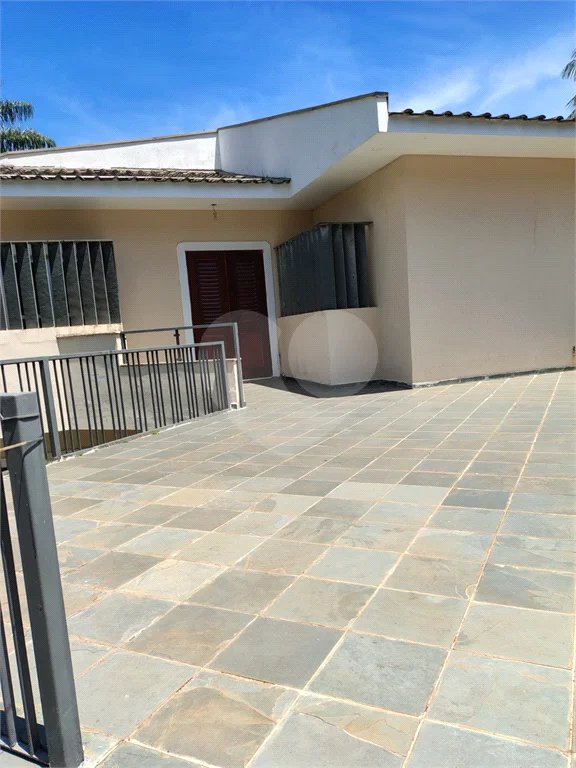 Casa à venda ou para alugar com 5 quartos, sendo 2 suítes, em Jardim Dos Estados, Poços de Caldas - MG