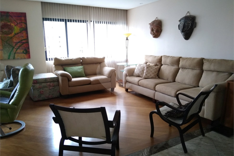 Apartamento à venda com 3 quartos, sendo 1 suíte,  em Bela Vista, São Paulo, SP