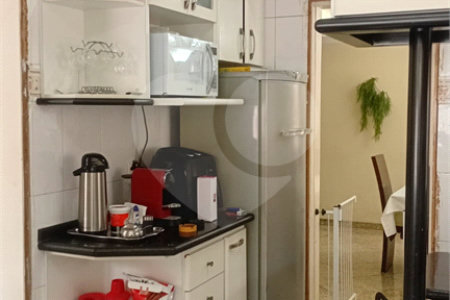 Casa à venda com 4 quartos, sendo 2 suítes, no condomínio Canamari, São Paulo - SP