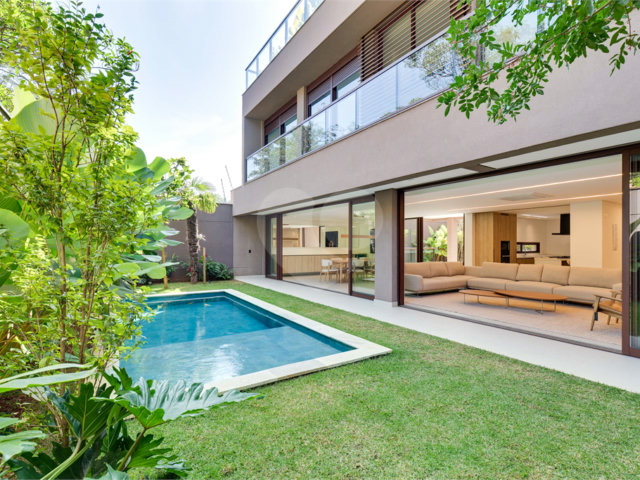 Casa à venda com 4 suítes no condomínio Casa Flora Badra, São Paulo - SP