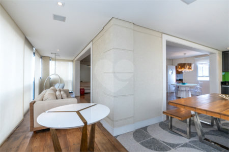 Apartamento à venda com 3 suítes em Vila Nova Conceição, São Paulo, SP