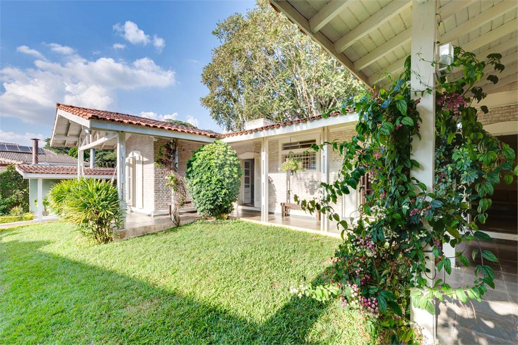 Casa Térrea à venda com 3 suítes em Interlagos, São Paulo, SP