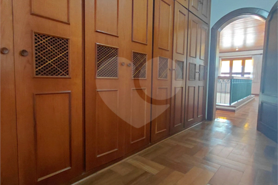 Casa à venda com 4 suítes no condomínio Ville Bourghese, São Paulo - SP