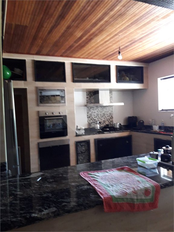 Sobrado à venda com 4 suítes em Santa Inês, Caieiras, SP
