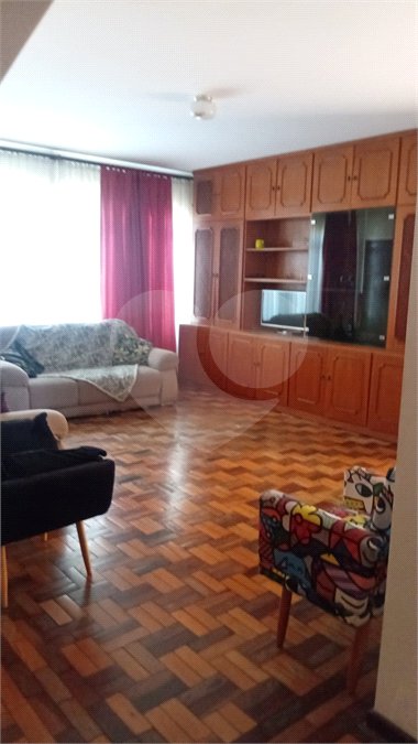 Casa à venda ou para alugar com 7 quartos, sendo 1 suíte,  em Vila Mogilar, Mogi das Cruzes, SP