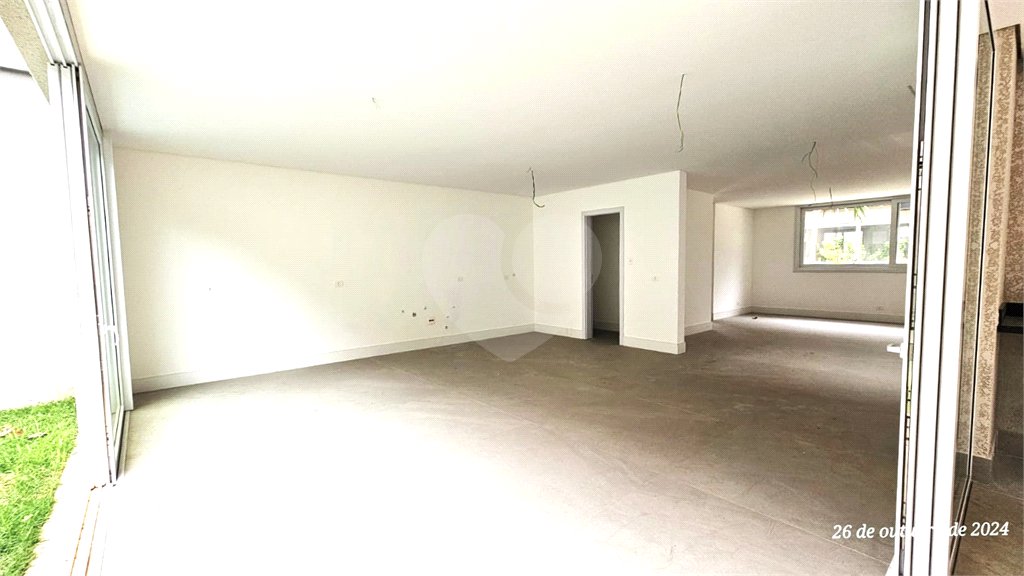Casa à venda com 4 suítes no condomínio Vila Arese, São Paulo - SP