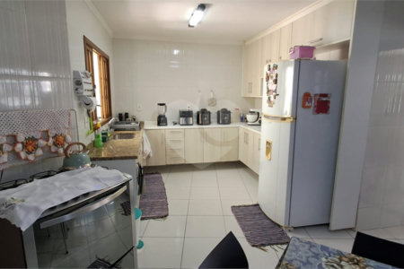 Sobrado à venda com 3 quartos, sendo 1 suíte, em Jardim Arize, São Paulo, SP