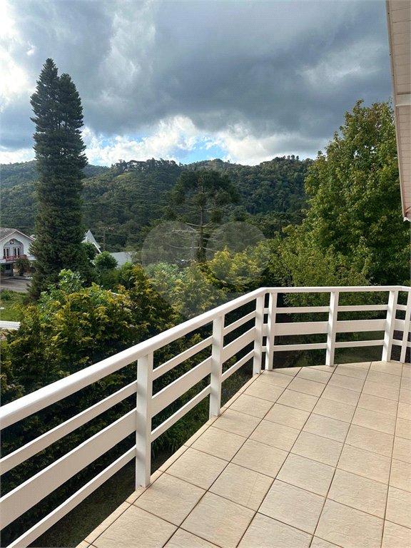 Casa à venda com 3 suítes no condomínio Vila Austríaca, Campos do Jordão - SP