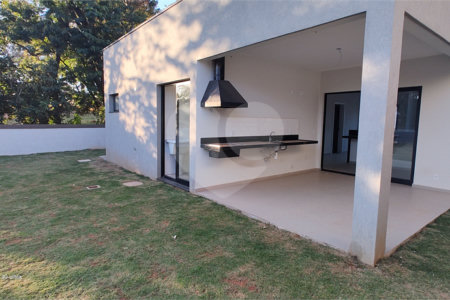 Casa à venda com 3 suítes no condomínio Reserva Ybyra, Atibaia - SP