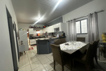 Casa à venda com 3 quartos, sendo 1 suíte,  em Jardim Alvorada, Três Lagoas, MS