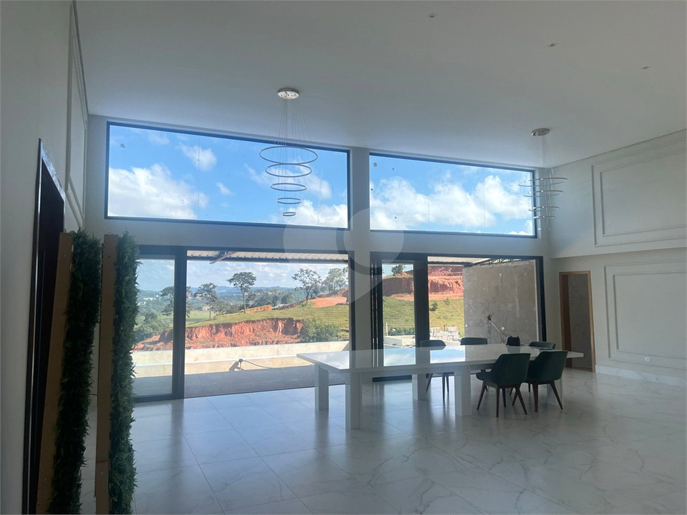 Casa à venda com 3 quartos, sendo 2 suítes,  no condomínio Residencial Alto da Floresta, Bom Jesus dos Perdões - SP