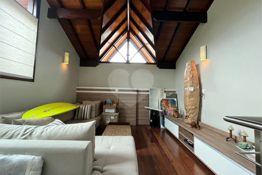 Casa à venda com 4 quartos, sendo 2 suítes, no condomínio Floradas da Serra, São Paulo - SP